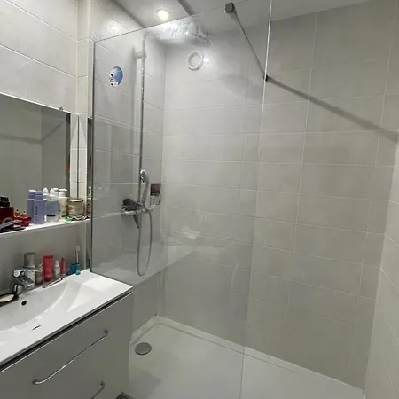 Beautiful T2 With Garden And Balconies Apartment Paris